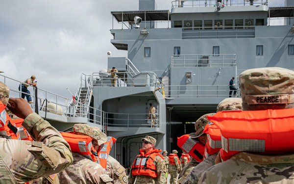 25ID, 8TSC conduct unprecedented transport of Soldiers via Army Watercraft System