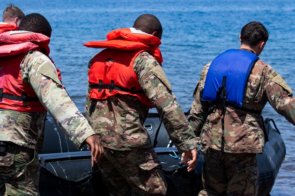 A Co., 1-102nd Infantry Regiment (Mountain) practices waterborne capabilities