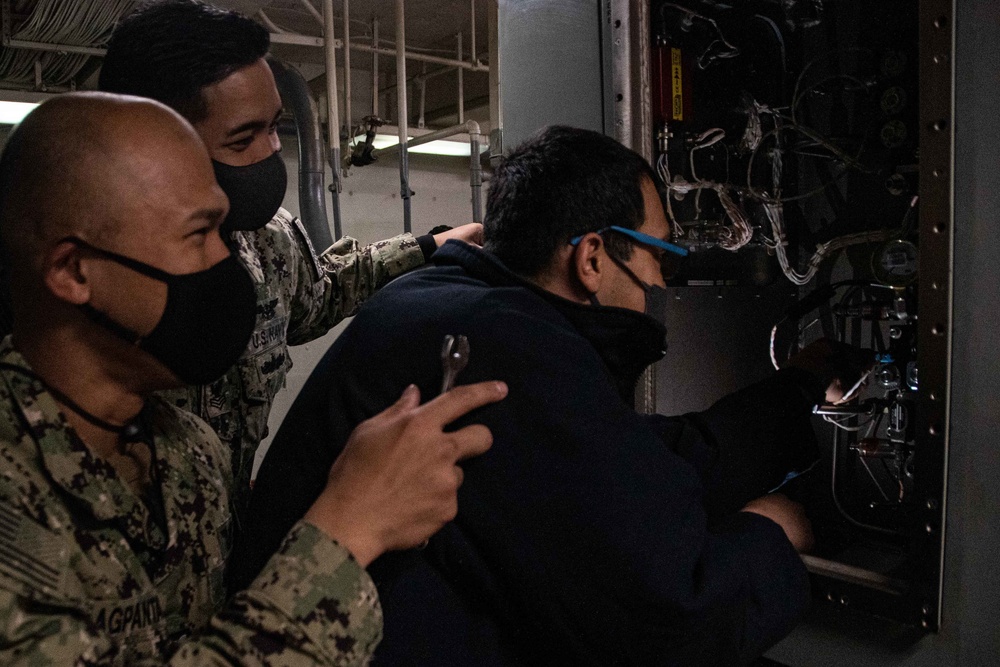 USS Ronald Reagan (CVN 76) Arresting Gear Maintenance