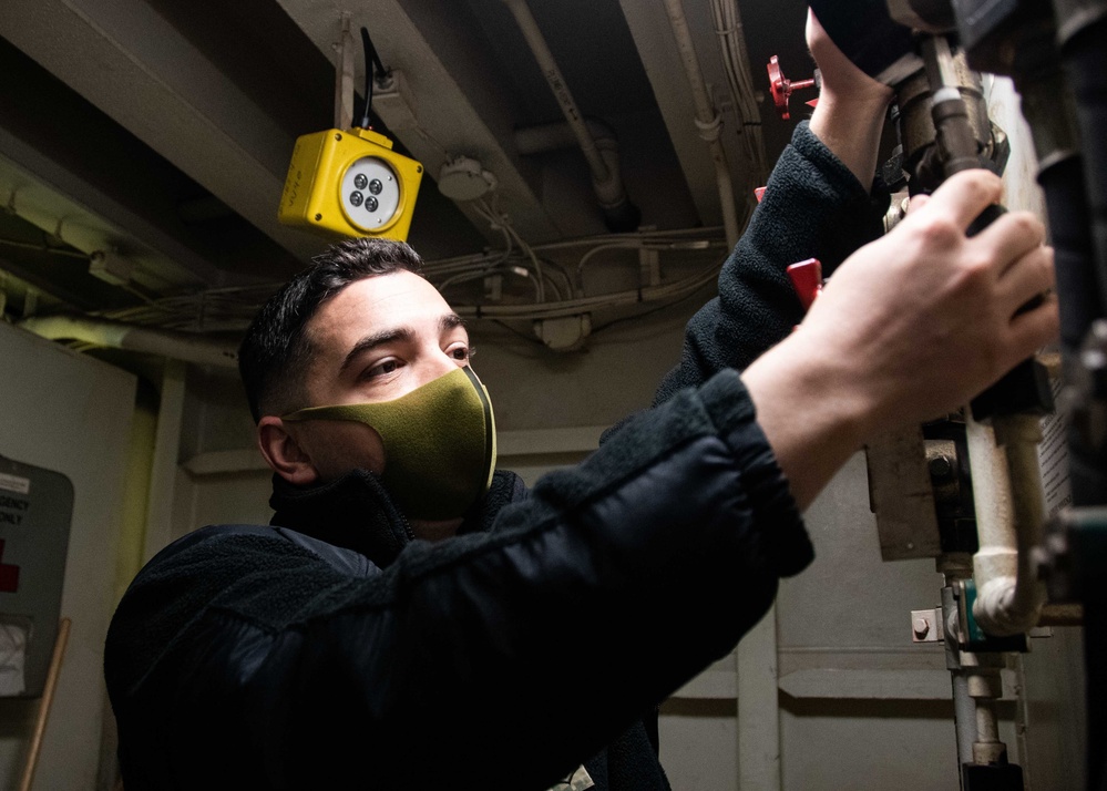 USS Ronald Reagan (CVN 76) Arresting Gear Maintenance