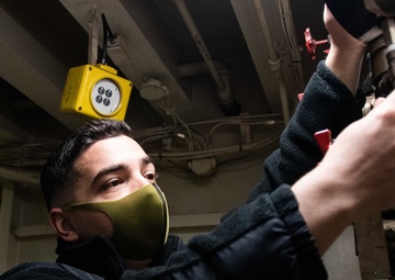 USS Ronald Reagan (CVN 76) Arresting Gear Maintenance