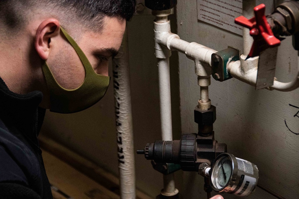 USS Ronald Reagan (CVN 76) Arresting Gear Maintenance