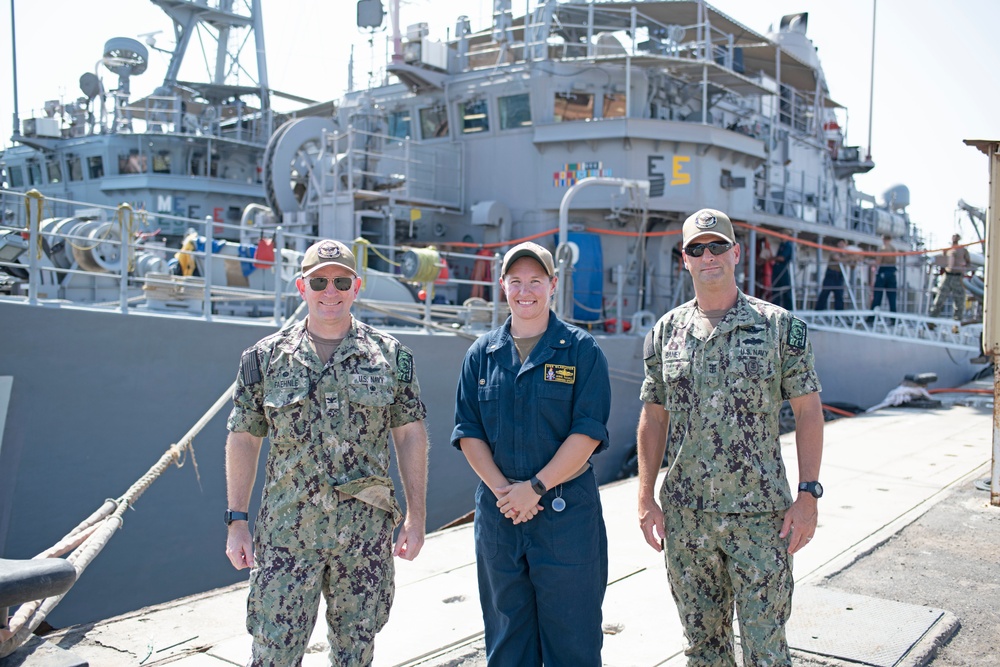 USS Gladiator and USS Sentry arrive in Djibouti