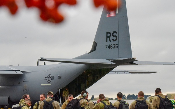 Airlift key to agile mobility during Castle Forge
