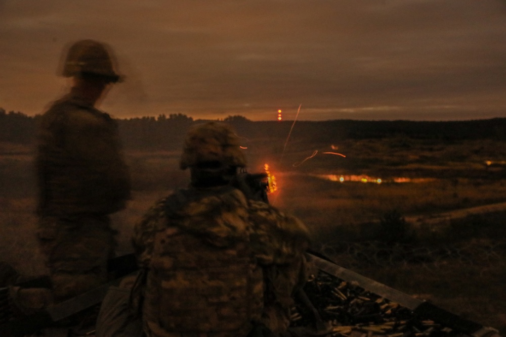 1ID Support Battalion Conducts Nighttime Live-Fire Exercise