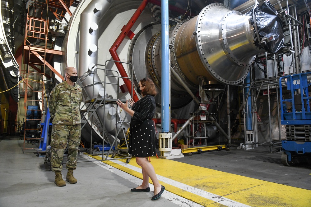 AFTC Commander learns more about the AEDC mission