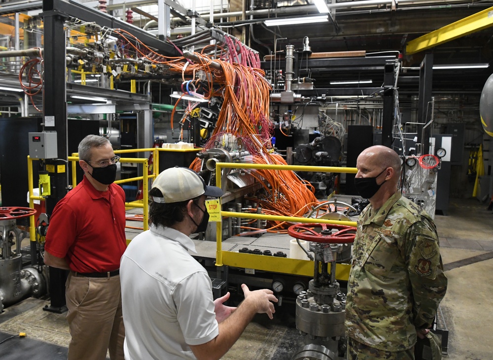 AFTC Commander learns more about the AEDC mission