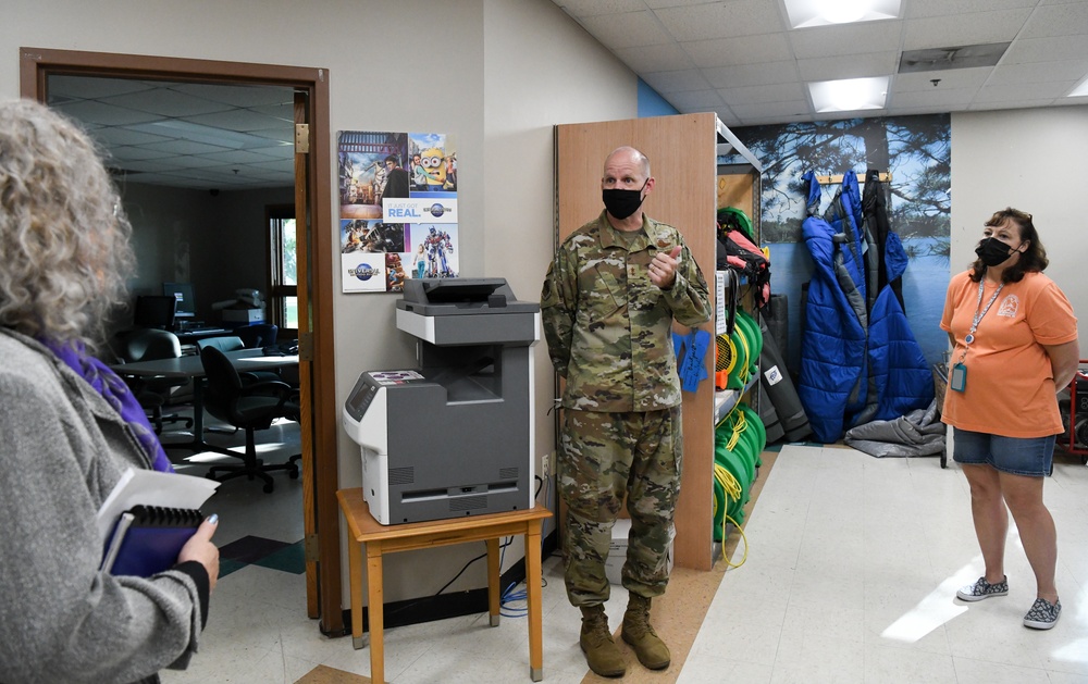 AFTC Commander learns more about the AEDC mission