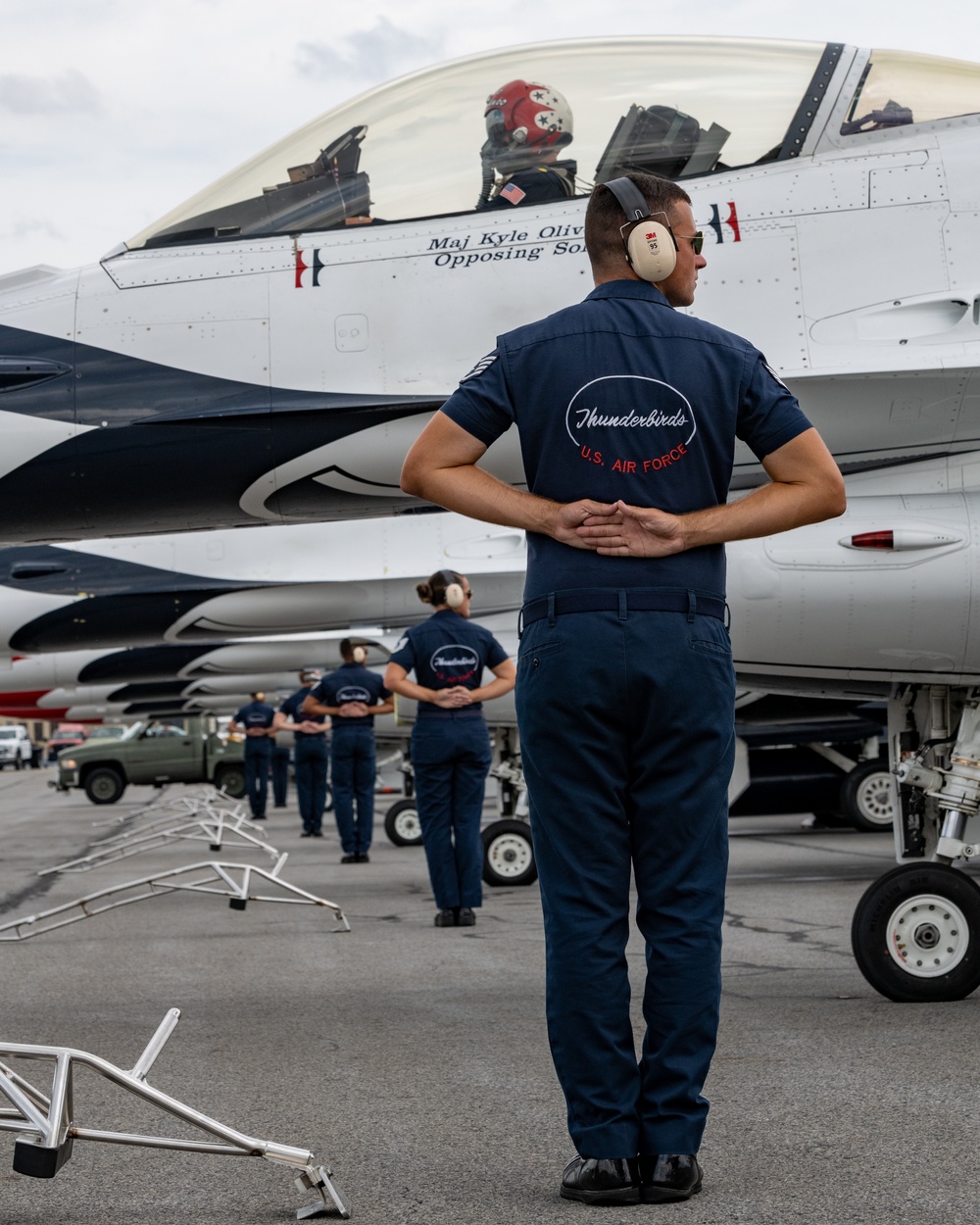 Thunderbirds fly over Pocono Raceway