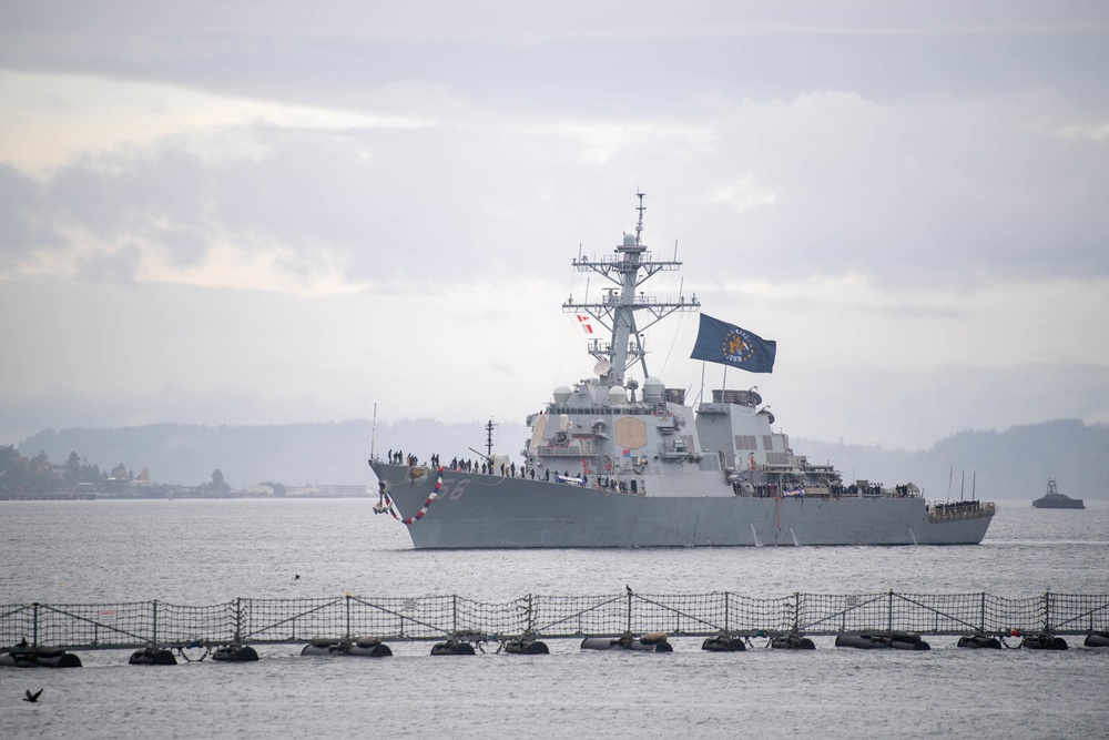 USS John S. McCain Arrives at Naval Station Everett