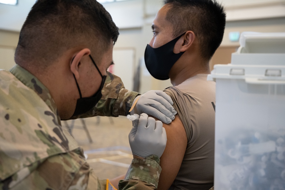 Hawaii National Guard receive COVID-19 vaccine