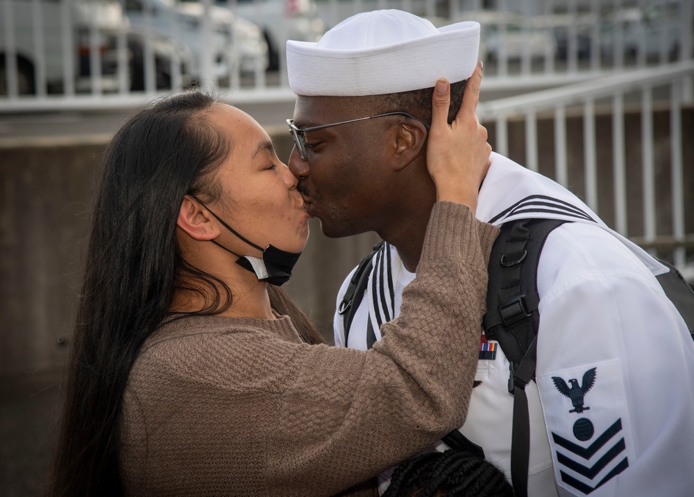 USS Green Bay Returns to CFAS