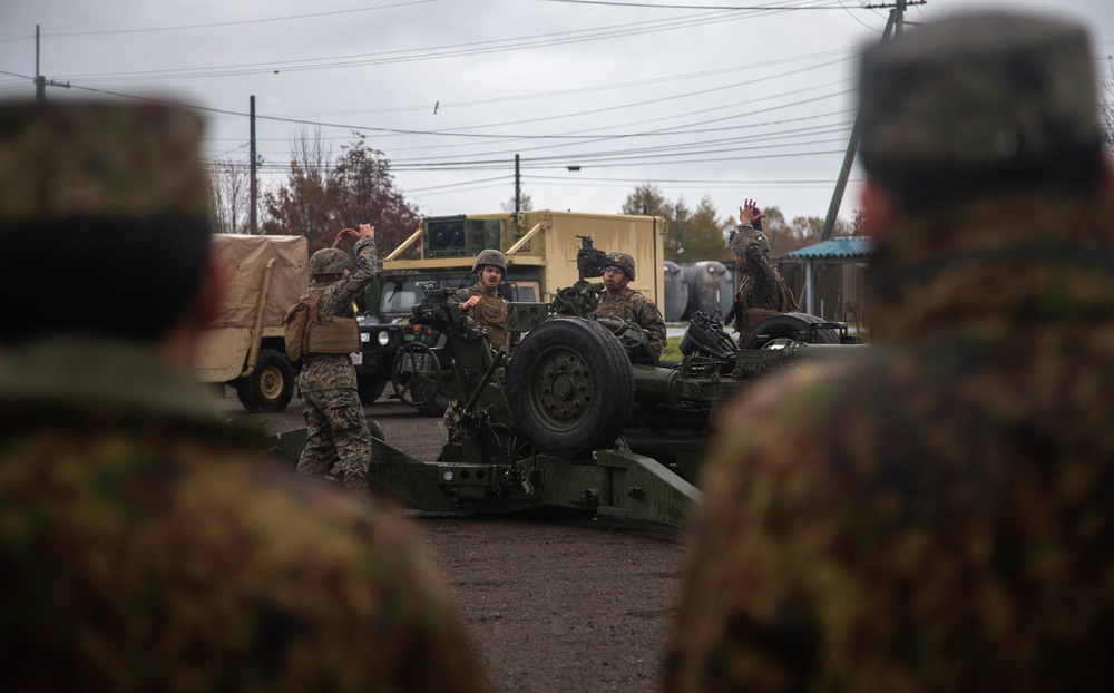 3/12 Marines and JGSDF members participate in artillery static display