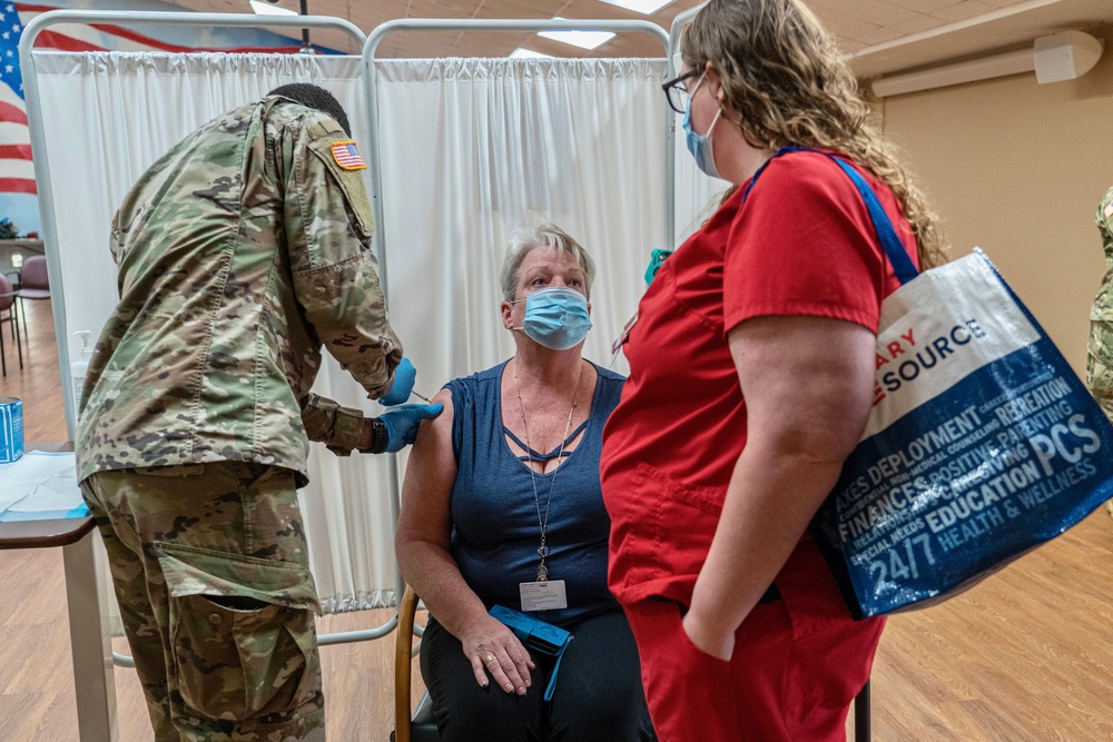 MDNG supports Charlotte Hall Veterans Home Vaccination &amp; Education Event