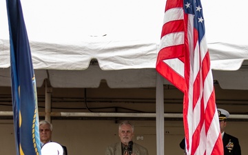 Vietnam-era Frogman receives Purple Heart