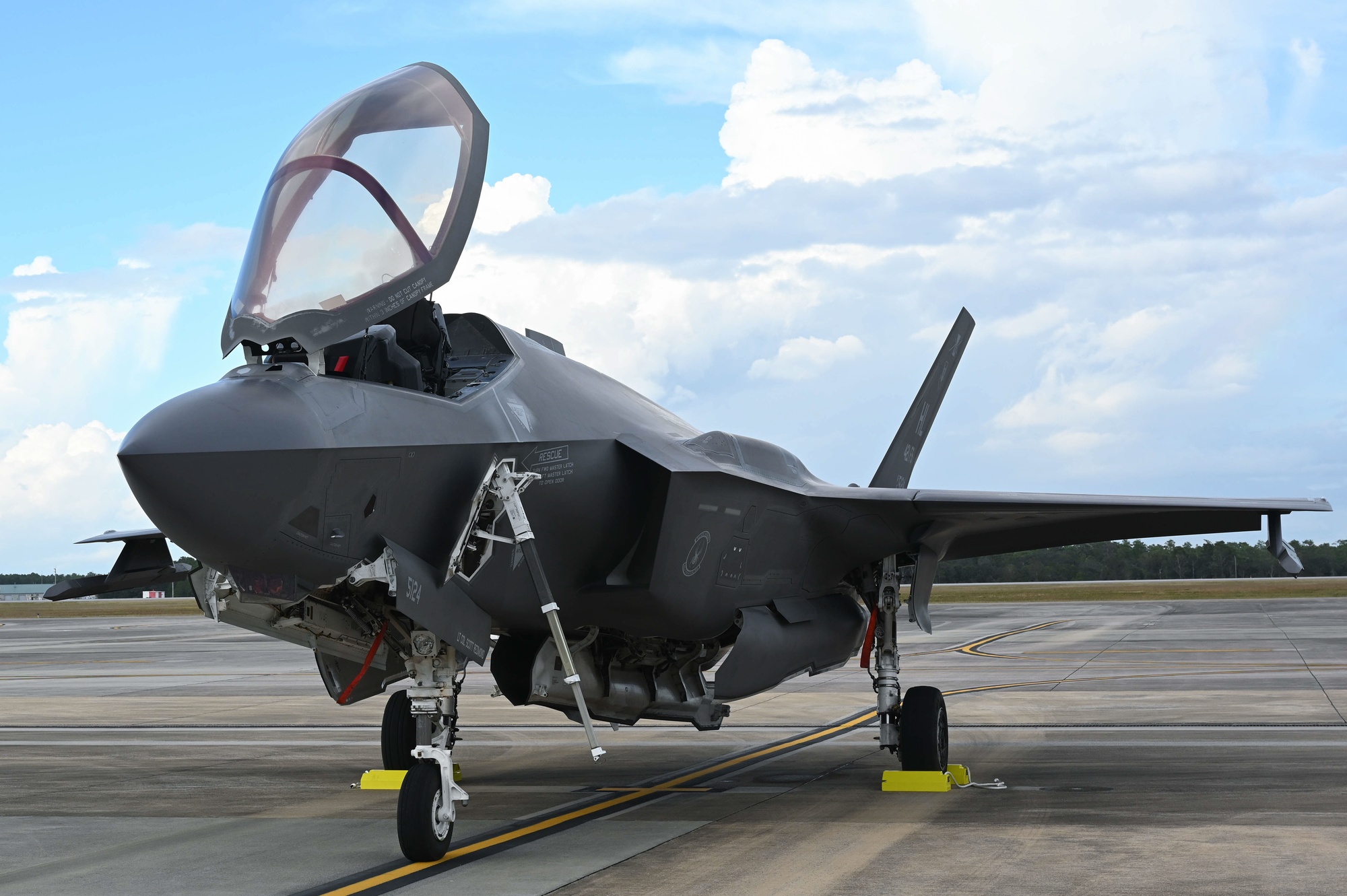 DVIDS - Images - 60th Fighter Squadron jet arrival [Image 4