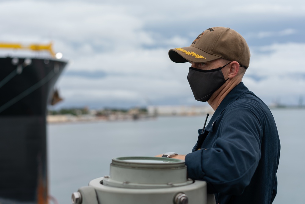 USS Jackson (LCS 6) Captain Observes Sea and Anchor Evolution