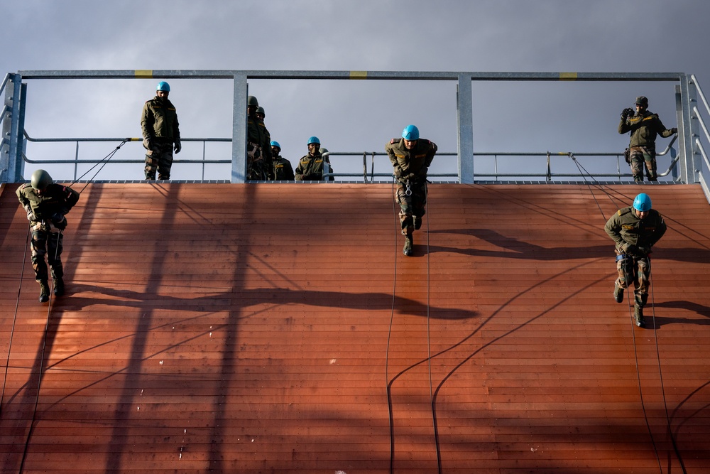 Spartan paratroopers and Indian Army troops share rappel techniques during Yudh Abhyas 21