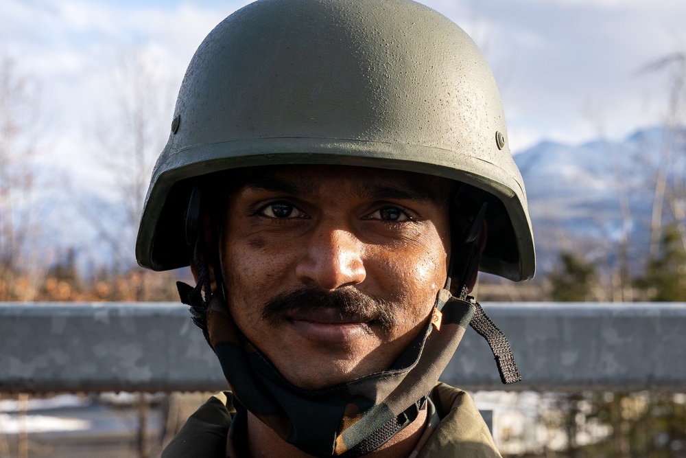 Spartan paratroopers and Indian Army troops share rappel techniques during Yudh Abhyas 21