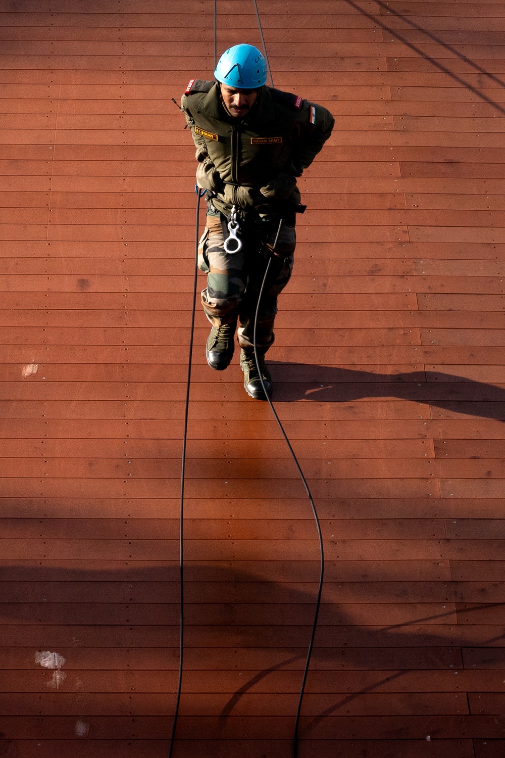 Spartan paratroopers and Indian Army troops share rappel techniques during Yudh Abhyas 21