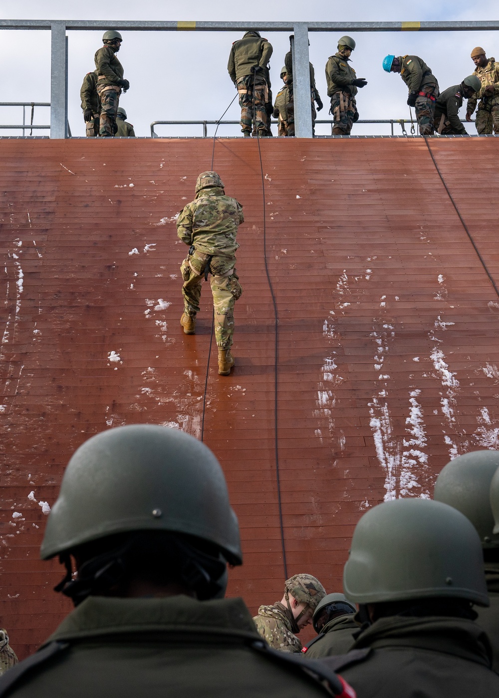 Spartan paratroopers and Indian Army troops share rappel techniques during Yudh Abhyas 21