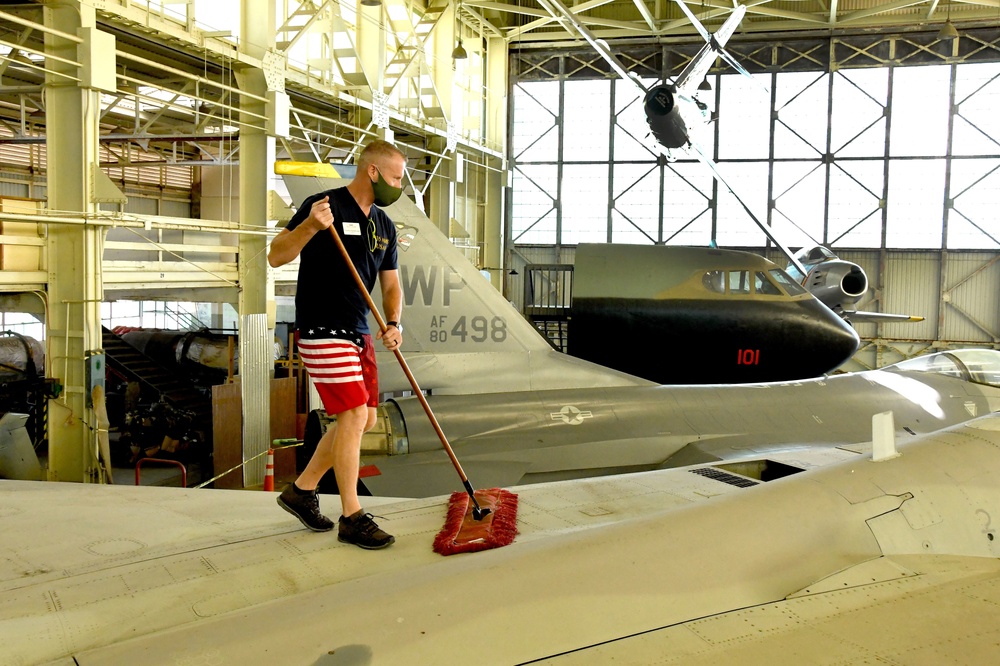 735 AMS Airmen volunteer at Pearl Harbor Aviation Museum to celebrate Independence Day