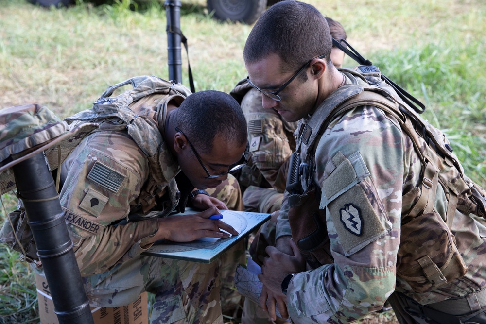 25th ID Soldiers conduct &quot;hip-pocket&quot; mortar training during JPMRC rotation 22-01