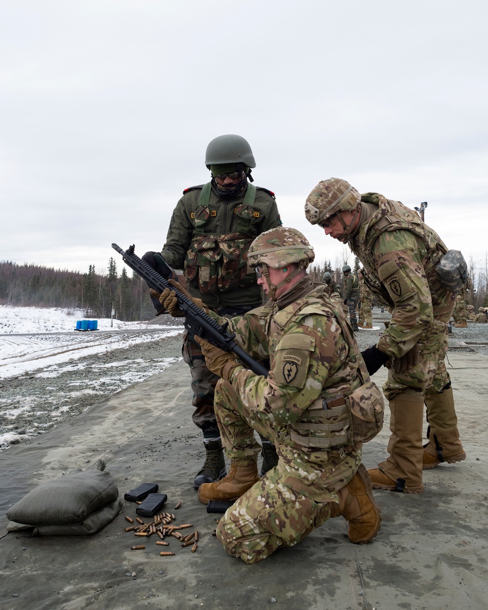 Indian and U.S. Army troops fire each other’s weapons during Yudh Abhyas 21