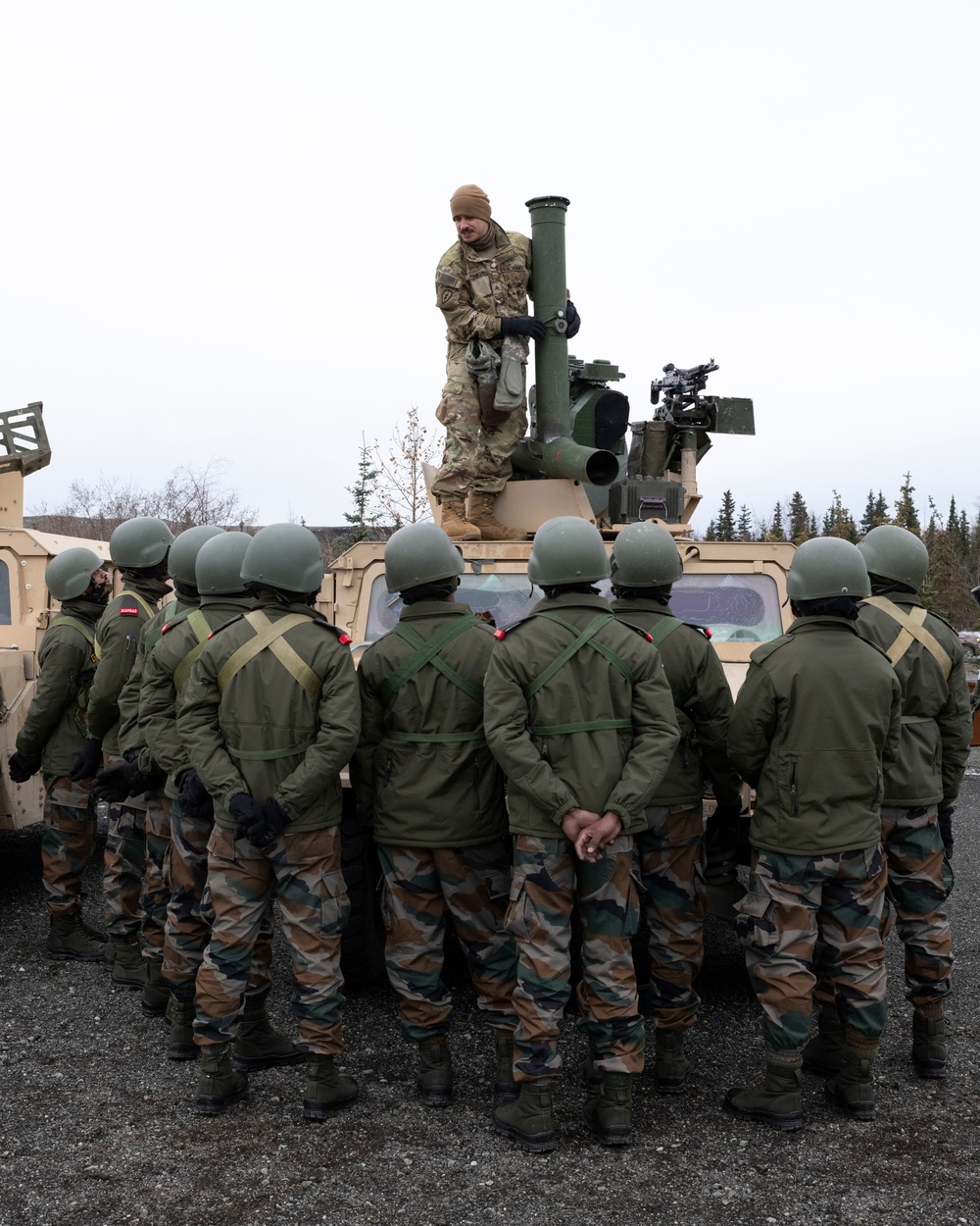 Indian and U.S. Army troops fire each other’s weapons during Yudh Abhyas 21