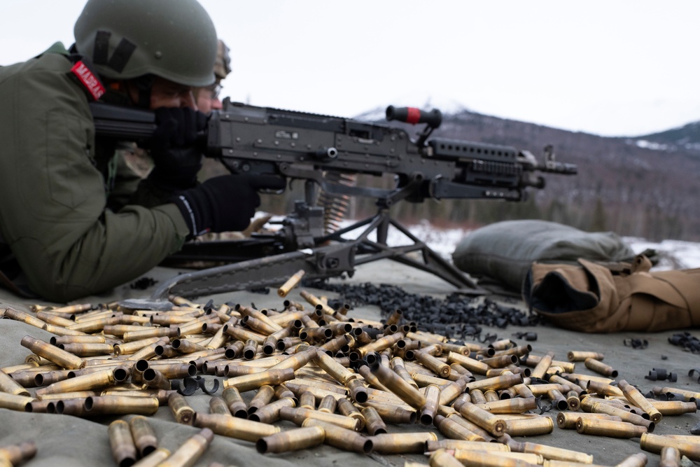 Indian and U.S. Army troops fire each other’s weapons during Yudh Abhyas 21