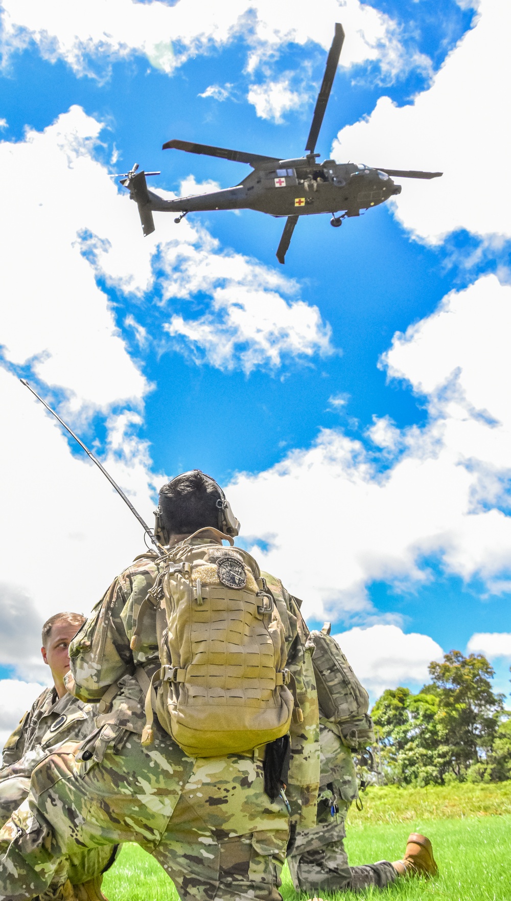 126th and 189th Aviation Regiments conduct hoist operations