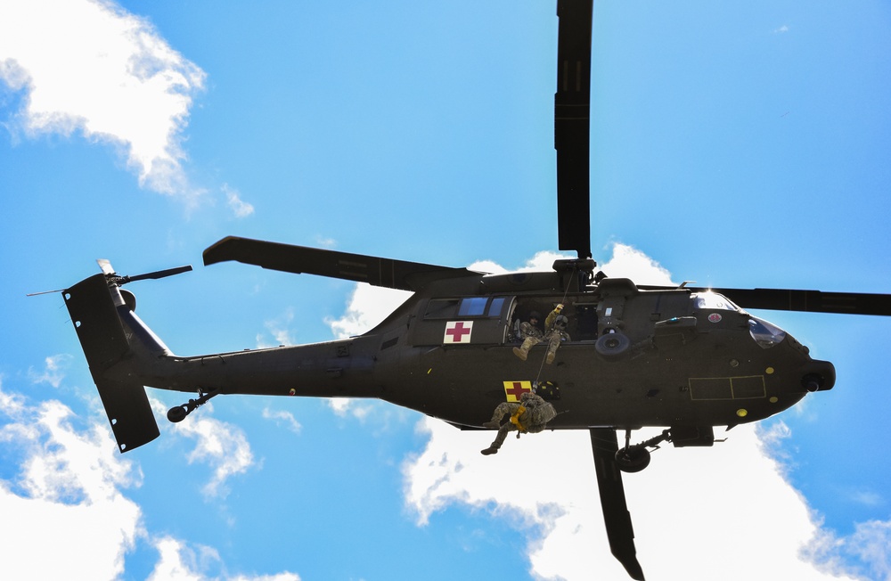 126th and 189th Aviation Regiments conduct hoist operations