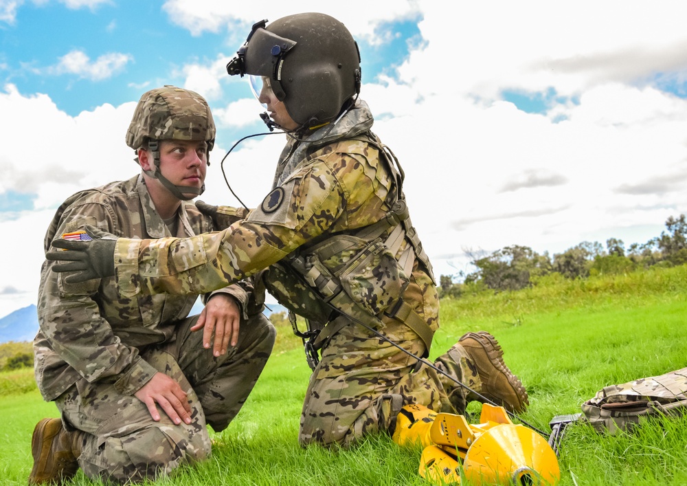 126th and 189th Aviation Regiments conduct hoist operations