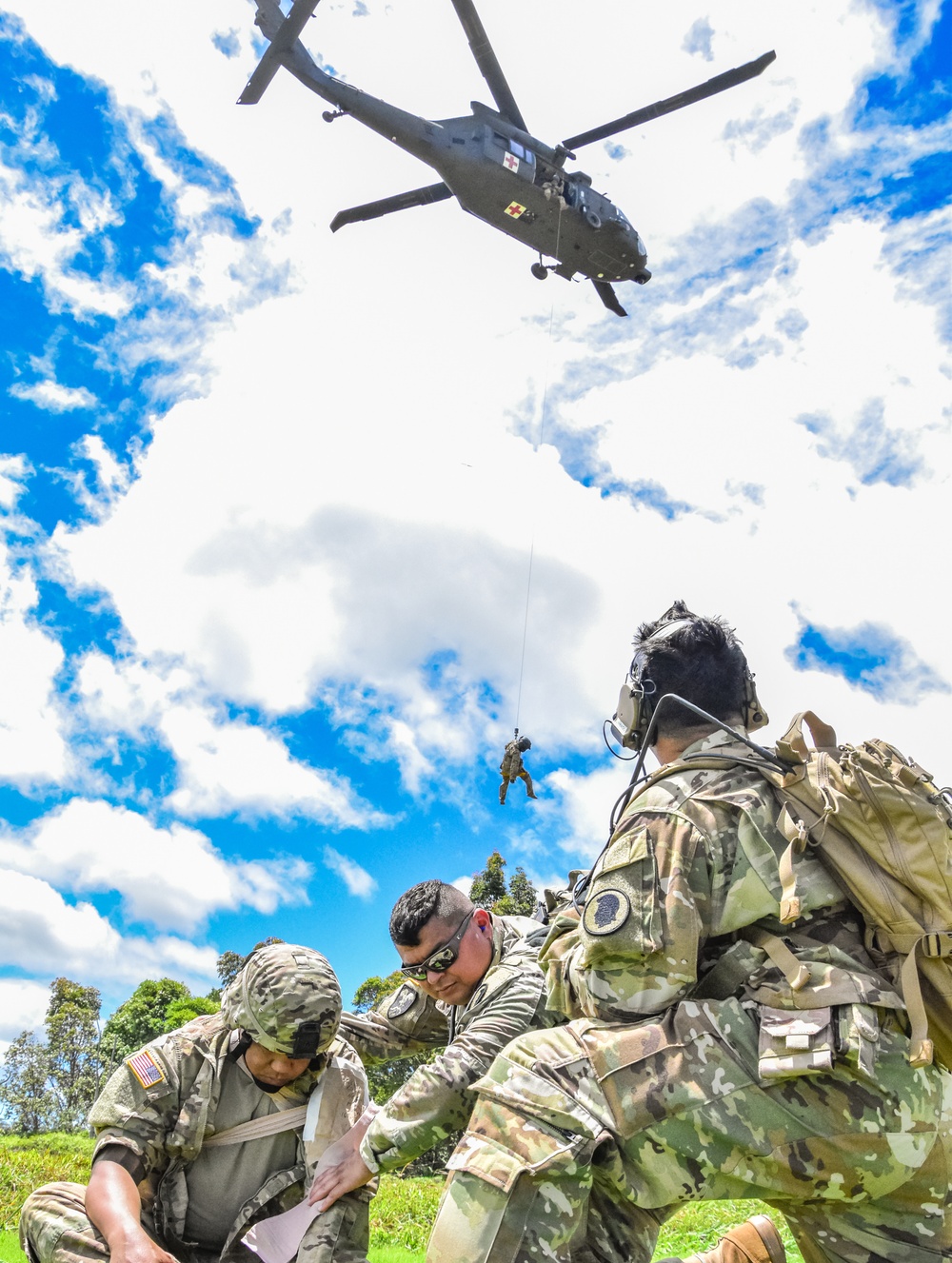 126th and 189th Aviation Regiments conduct hoist operations