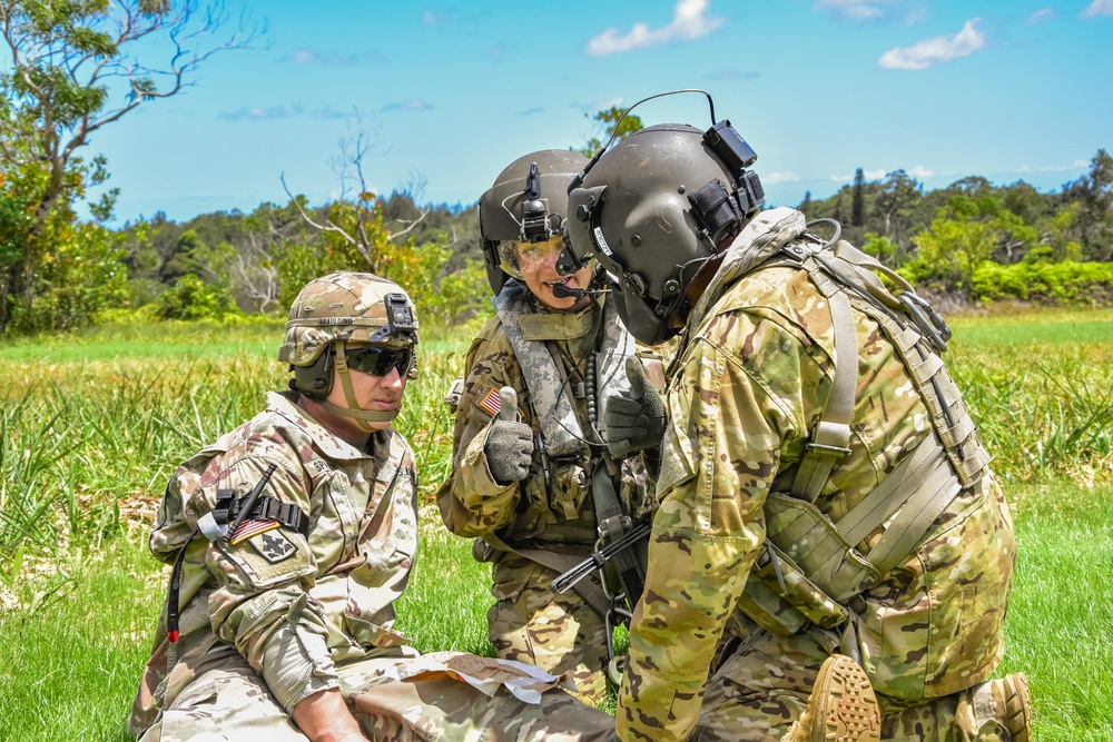 126th and 189th Aviation Regiments conduct hoist operations