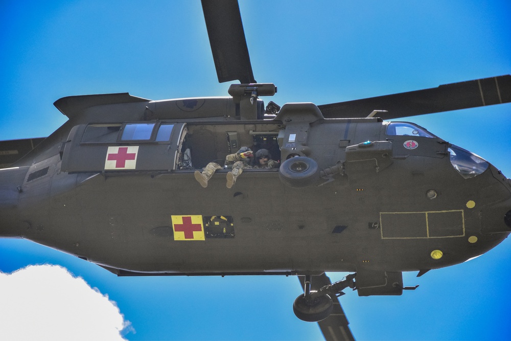 126th and 189th Aviation Regiments conduct hoist operations