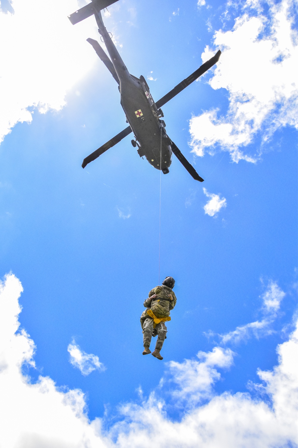 126th and 189th Aviation Regiments conduct hoist operations