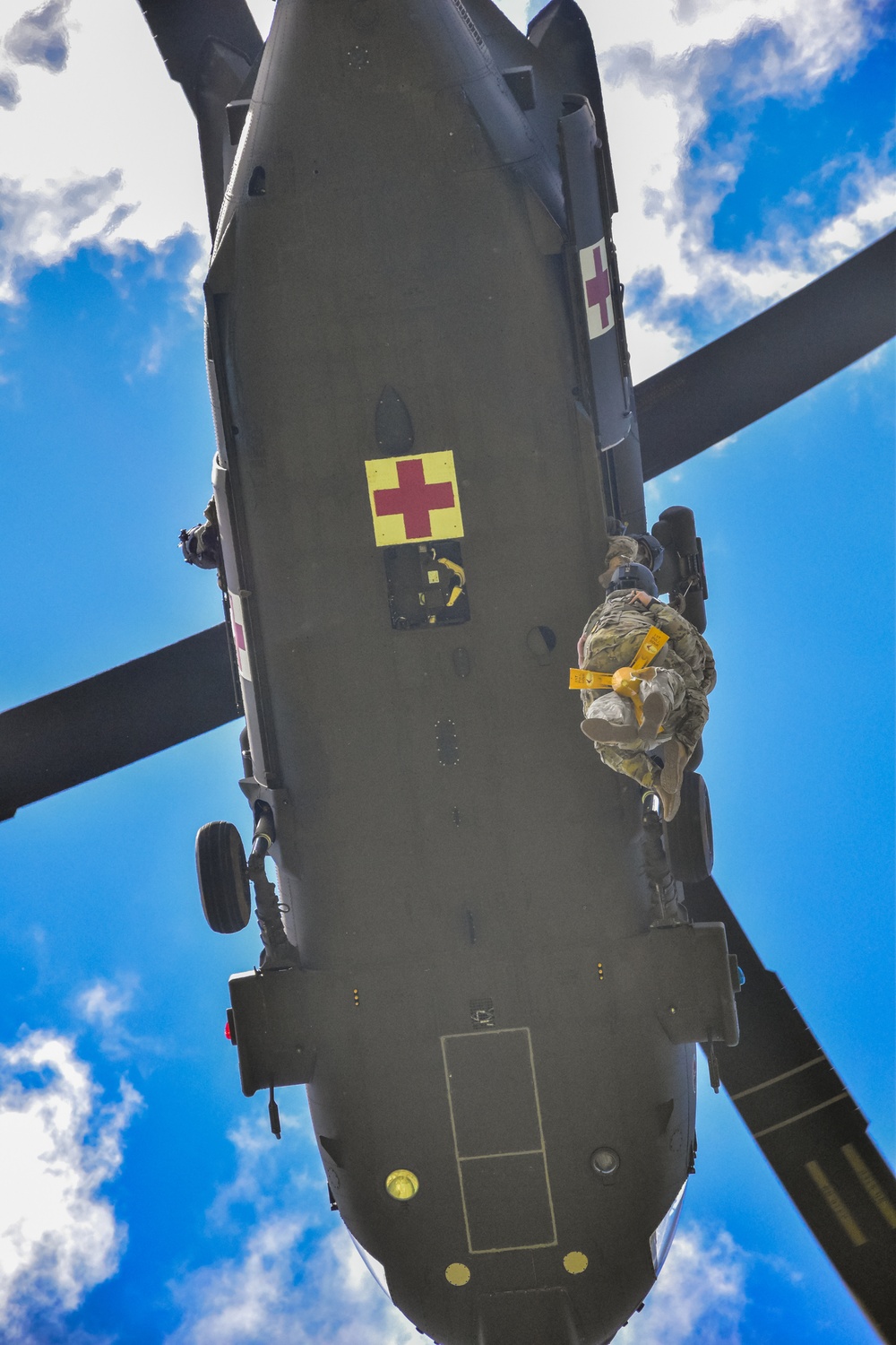 126th and 189th Aviation Regiments conduct hoist operations