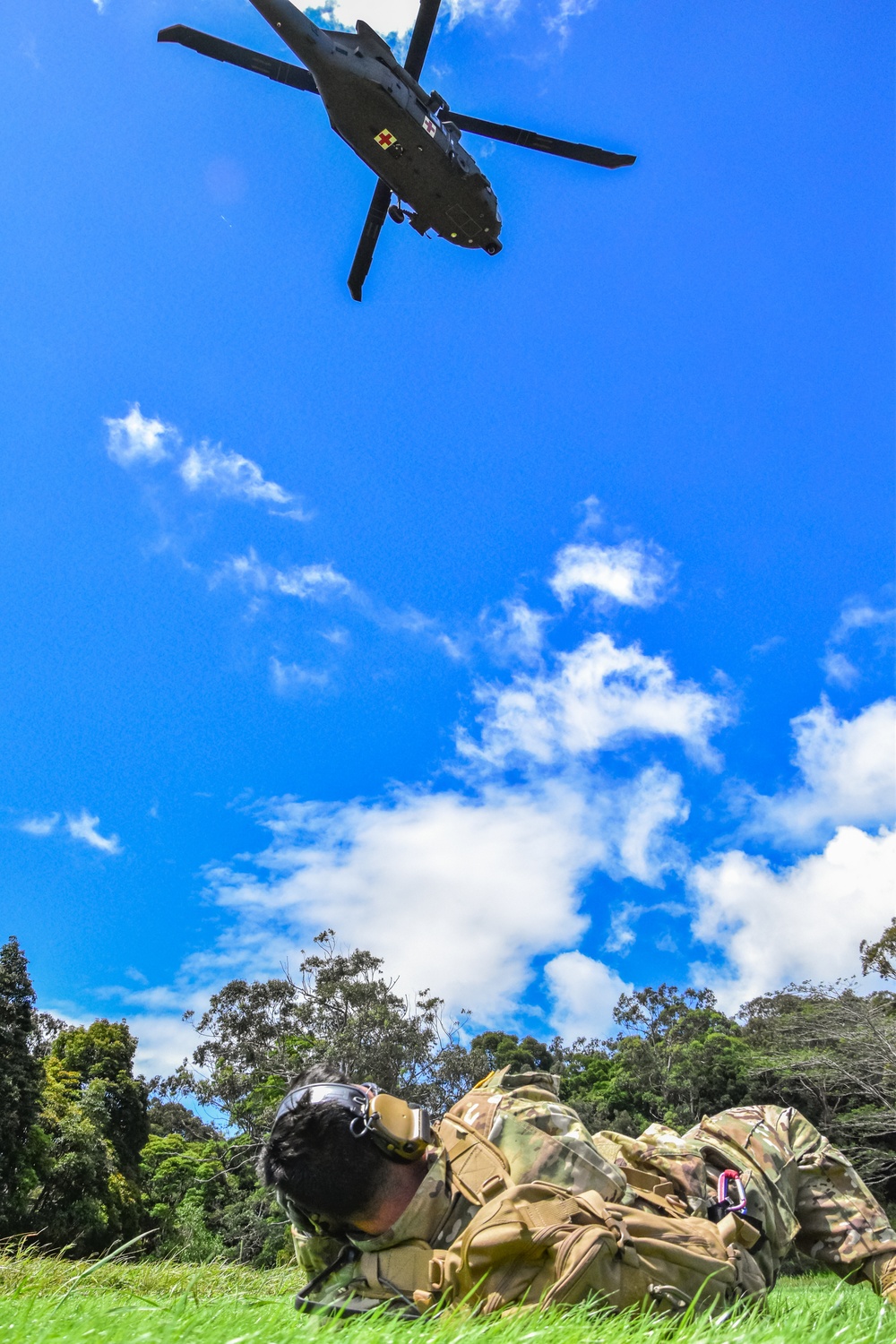 126th and 189th Aviation Regiments conduct hoist operations