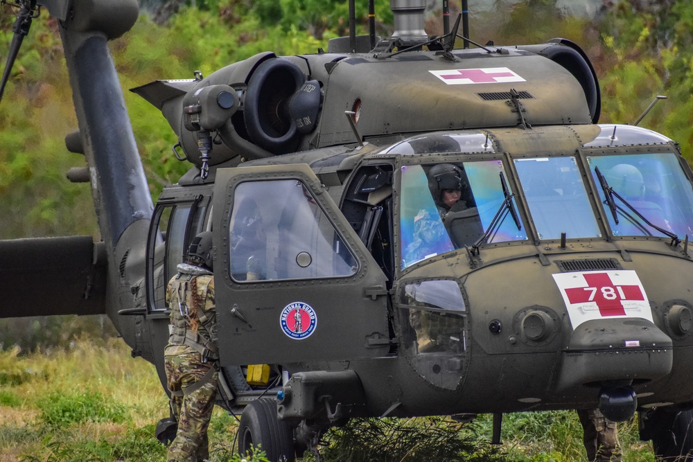 126th and 189th Aviation Regiments conduct hoist operations