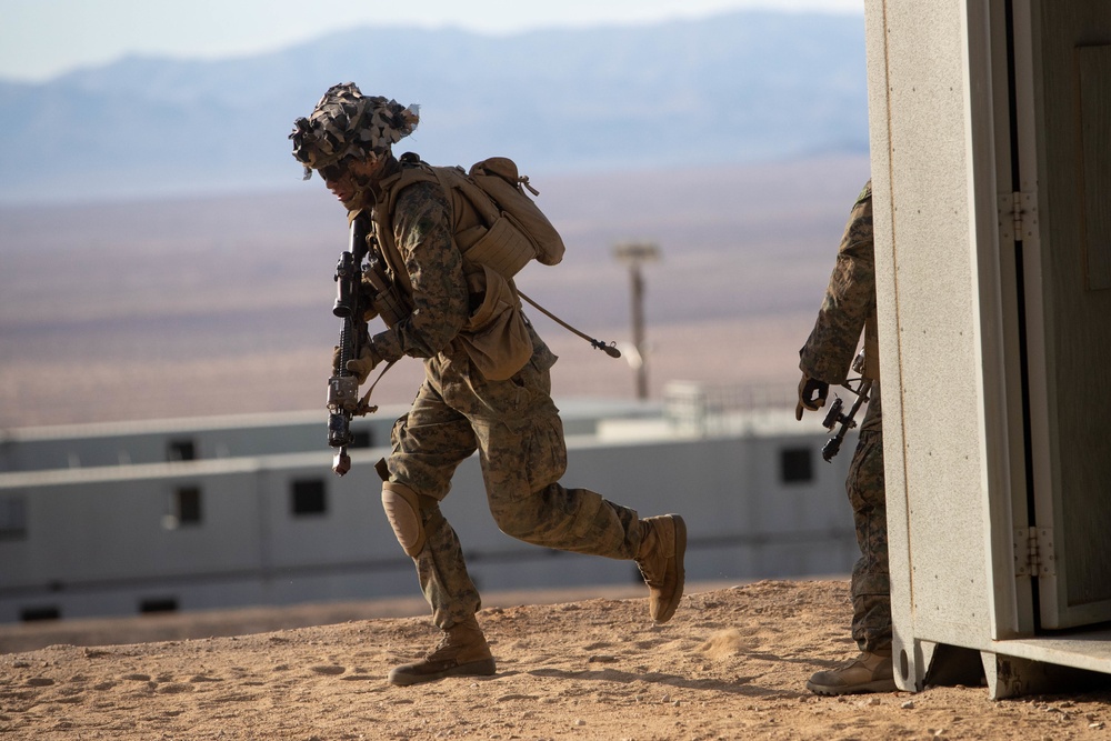 Golf Company with V 2/5 Conducts Casualty Evacuation Drills