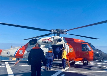 U.S. Coast Guard, U.S. Navy admirals visit USCGC Healy (WAGB 20)