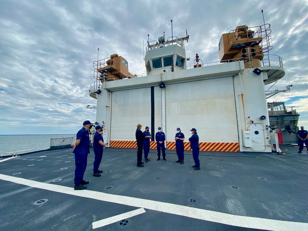 U.S. Coast Guard, U.S. Navy admirals visit USCGC Healy (WAGB 20)