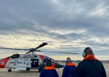 U.S. Coast Guard, U.S. Navy admirals visit USCGC Healy (WAGB 20)