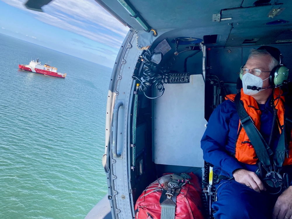 U.S. Coast Guard, U.S. Navy admirals visit USCGC Healy (WAGB 20)