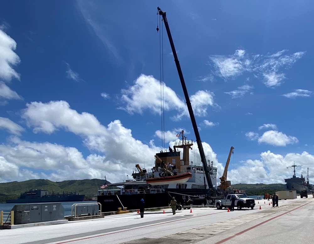 NMCB 1 Provides Crane Support to MPSRON 3