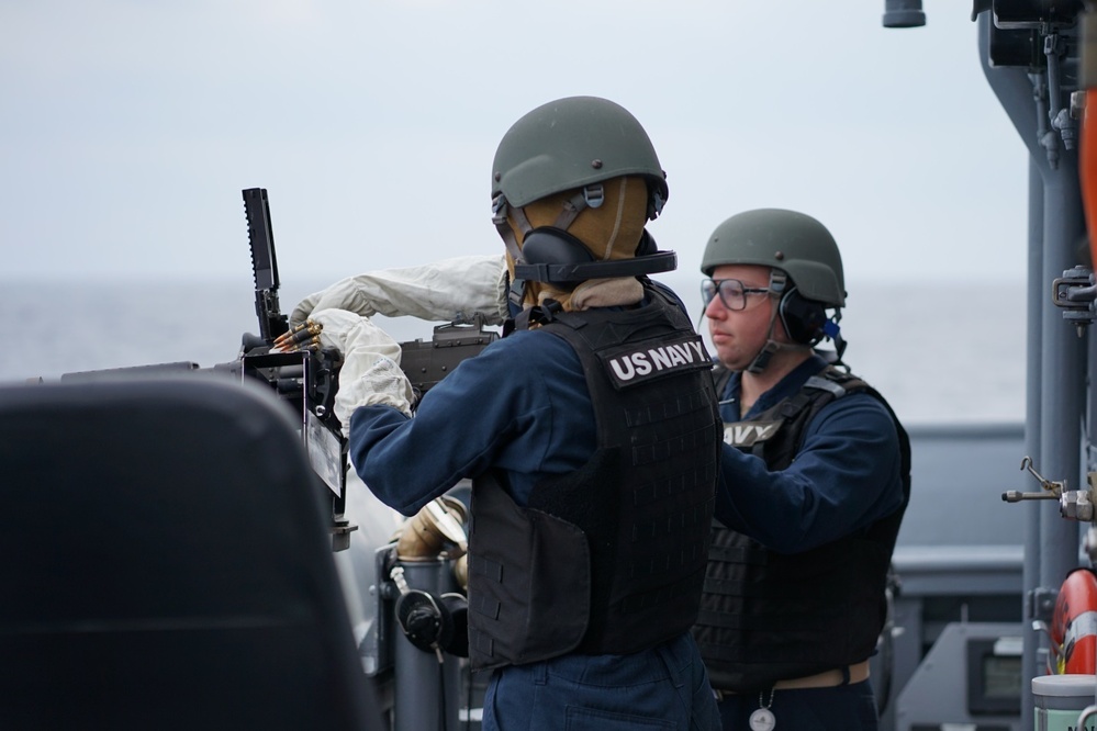 USS PIONEER (MCM 9) CONDUCT LIVE FIRE EXERCISE