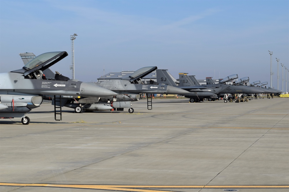 Maintainers keep jets, alliances ready at Castle Forge