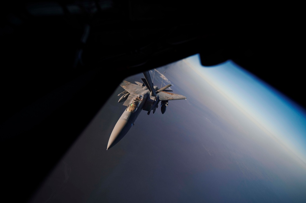 349th EARS refuels Air Force F-15E Eagle