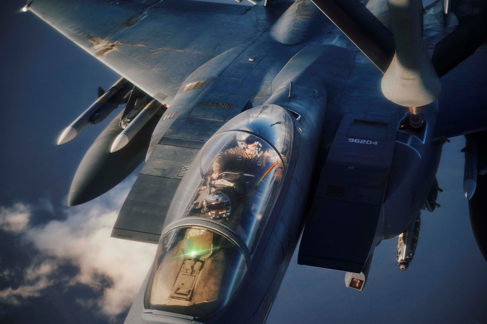 349th EARS refuels Air Force F-15E Eagle